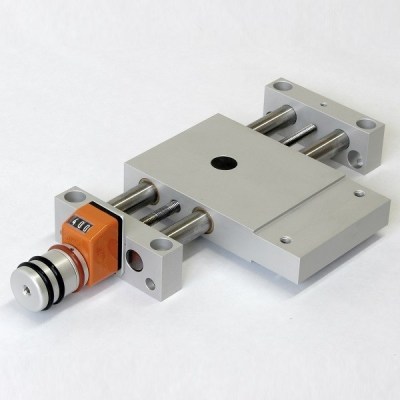 kreuztisch-basis-lang-kurz-rechts-mit-mech-positionsanzeiger_kt7312-kr-pa-600x6001